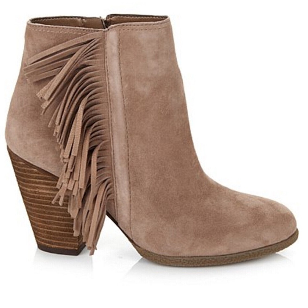 Vince Camuto Boot HAYZEE Ankle Boots Leather Fringe Mid size 6